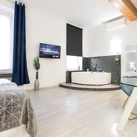 Trastevere Silver King Jacuzzi Apartment *
