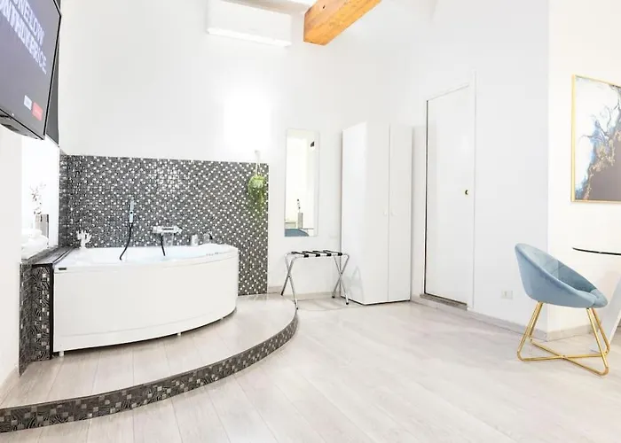 Trastevere Silver King Jacuzzi Apartment Rom